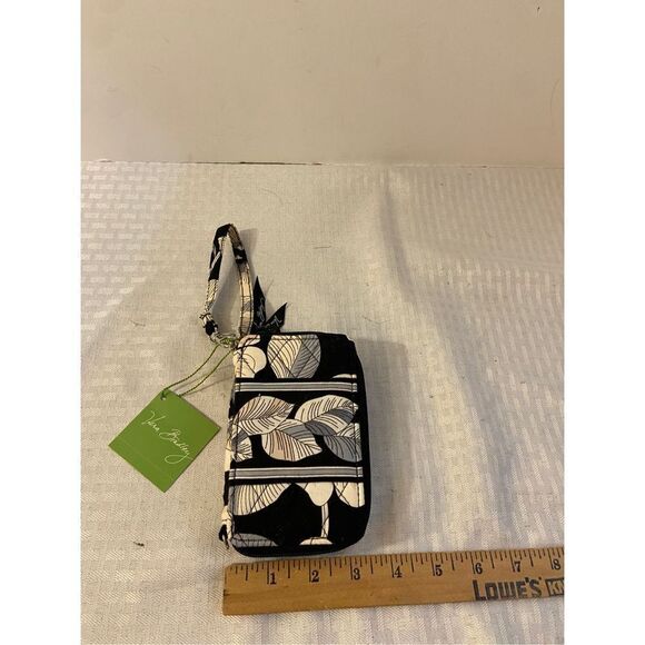 Vera Bradley Camellia carry it all 4x6” zipper - Picture 1 of 5